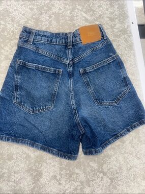 Zara Vintage-Style Blue Denim High-Rise Shorts